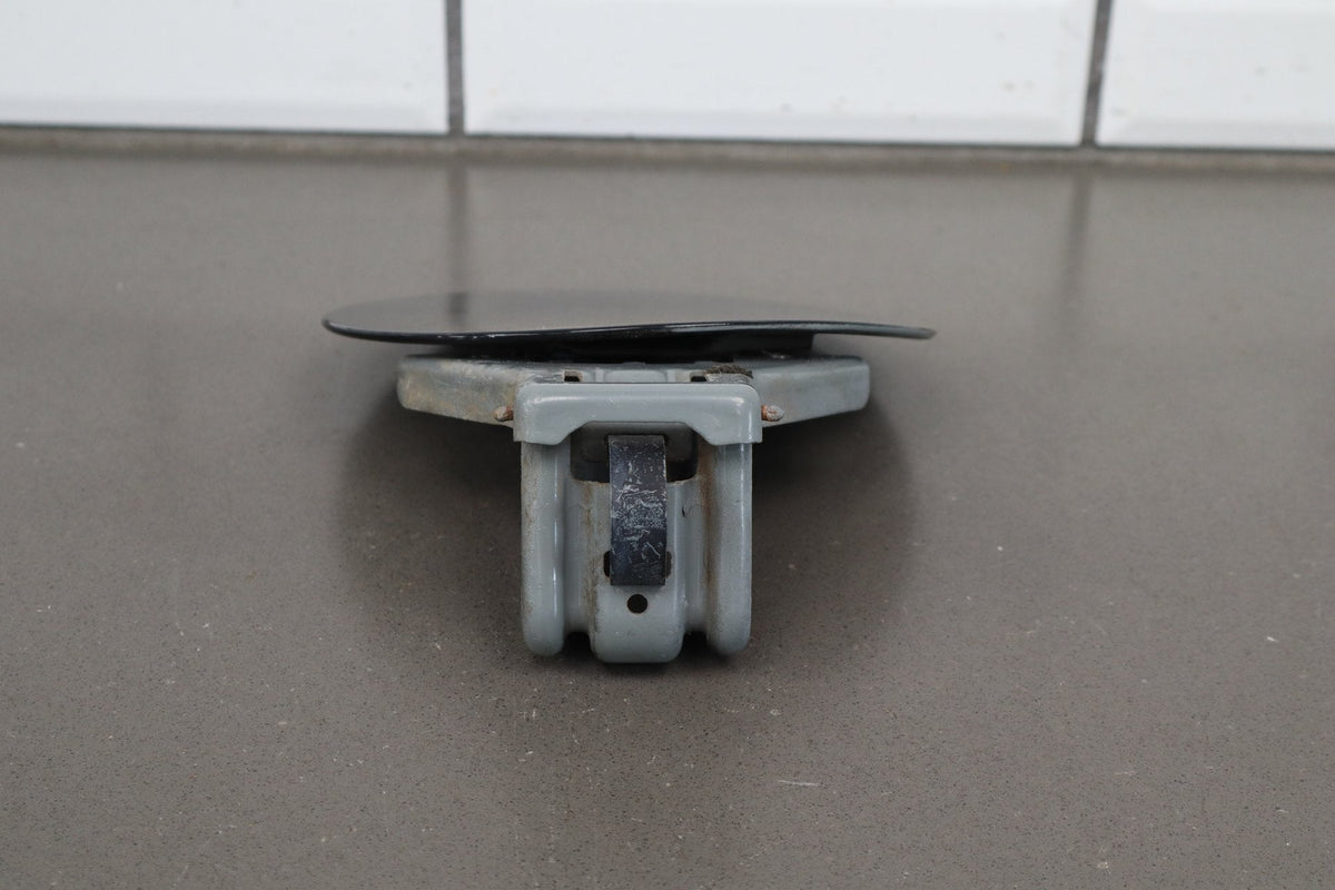 07-14 Chevy Tahoe Yukon Escalade Fuel Filler Door (Black 41)
