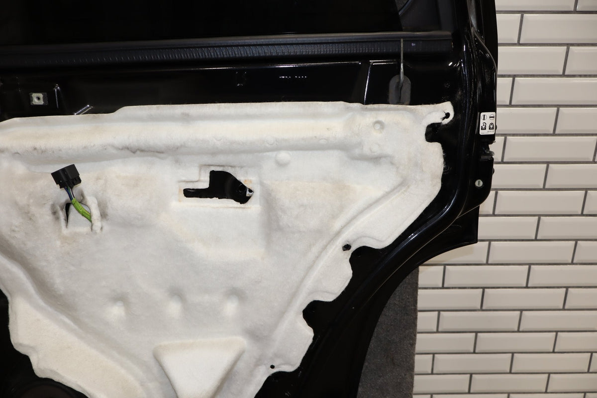 07-14 Chevy Tahoe Yukon Right Rear Door (Black 41) 22892598