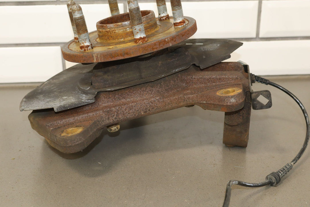 07 - 14 Chevy Truck SUV GMT900 Driver Left LH Front Spindle Knuckle 4x4 OEM