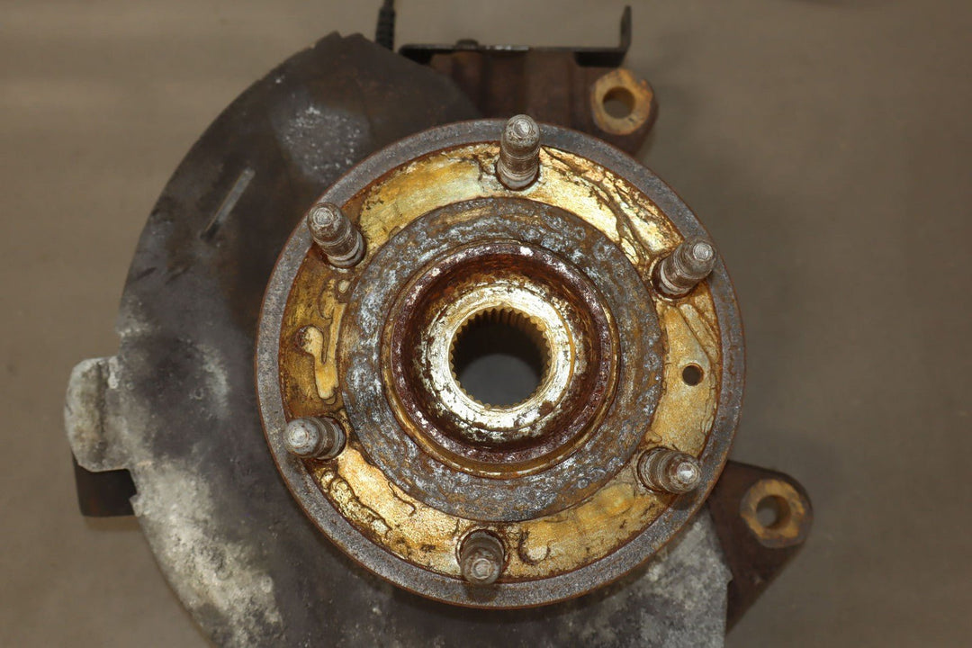 07 - 14 Chevy Truck SUV GMT900 Driver Left LH Front Spindle Knuckle 4x4 OEM