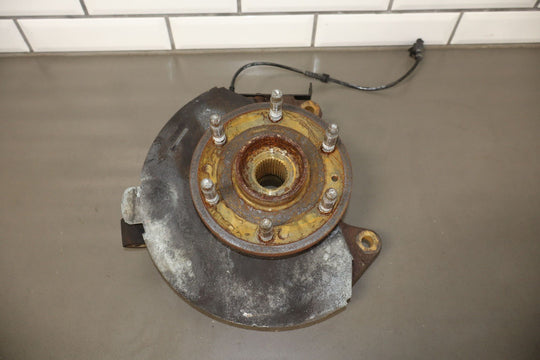 07 - 14 Chevy Truck SUV GMT900 Driver Left LH Front Spindle Knuckle 4x4 OEM