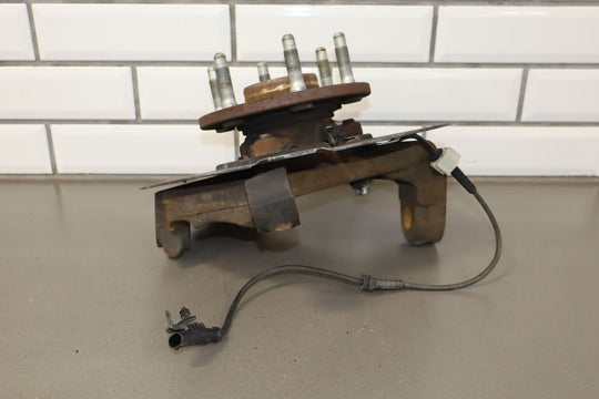 07 - 14 Chevy Truck SUV GMT900 Right RH Passenger Front Spindle Knuckle 4x4 OEM