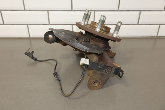 07 - 14 Chevy Truck SUV GMT900 Right RH Passenger Front Spindle Knuckle 4x4 OEM