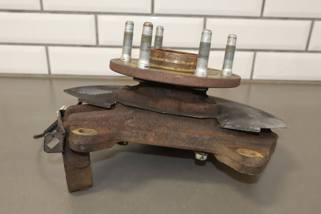 07 - 14 Chevy Truck SUV GMT900 Right RH Passenger Front Spindle Knuckle 4x4 OEM