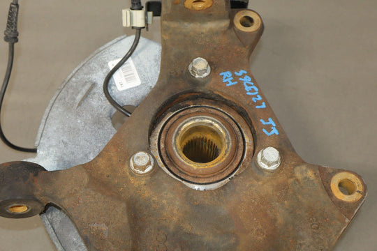 07 - 14 Chevy Truck SUV GMT900 Right RH Passenger Front Spindle Knuckle 4x4 OEM