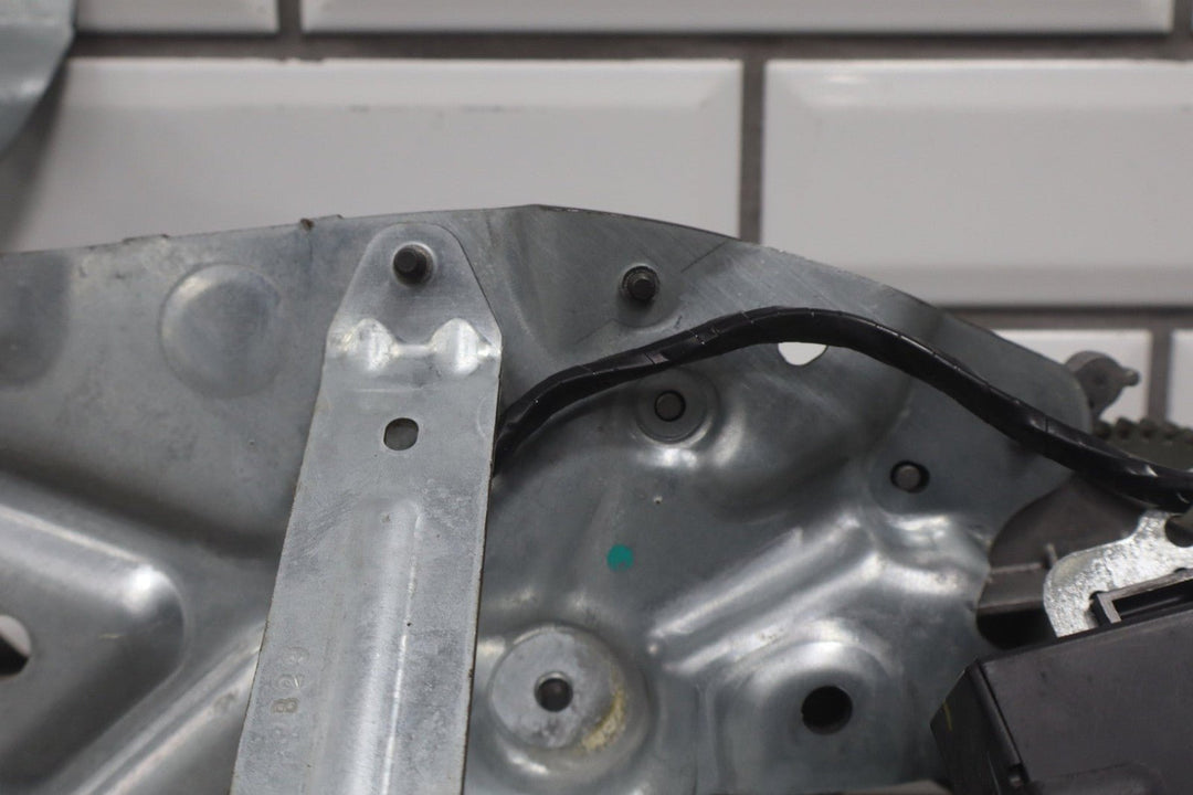 07 - 14 GM SUV Power Lift Gate Motor Tailgate Hatch Deck Lid Trunk Decklid OEM