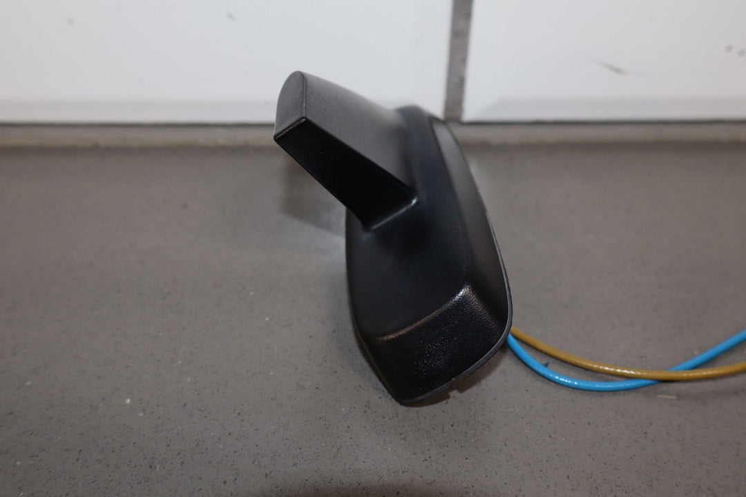 07 - 14 GMC Yukon Denali GMT800 Roof Mounted Shark Fin Antenna 20791465