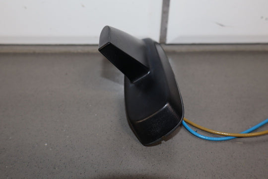 07 - 14 GMC Yukon Denali GMT800 Roof Mounted Shark Fin Antenna 20791465