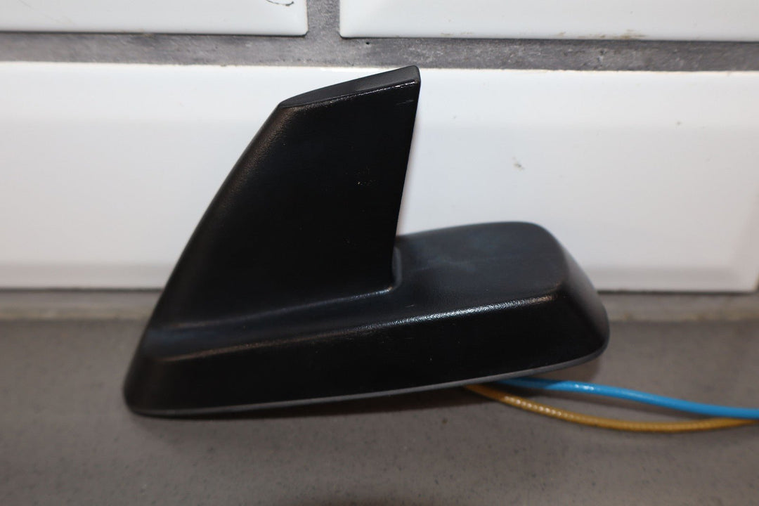 07 - 14 GMC Yukon Denali GMT800 Roof Mounted Shark Fin Antenna 20791465