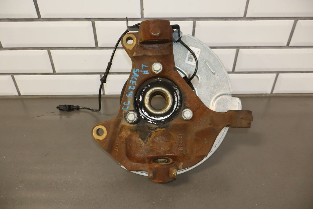 07 - 14 GMC Yukon GMT900 4x4 Left Front Spindle/Knuckle 81k OEM