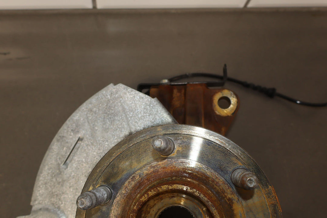 07 - 14 GMC Yukon GMT900 4x4 Left Front Spindle/Knuckle 81k OEM