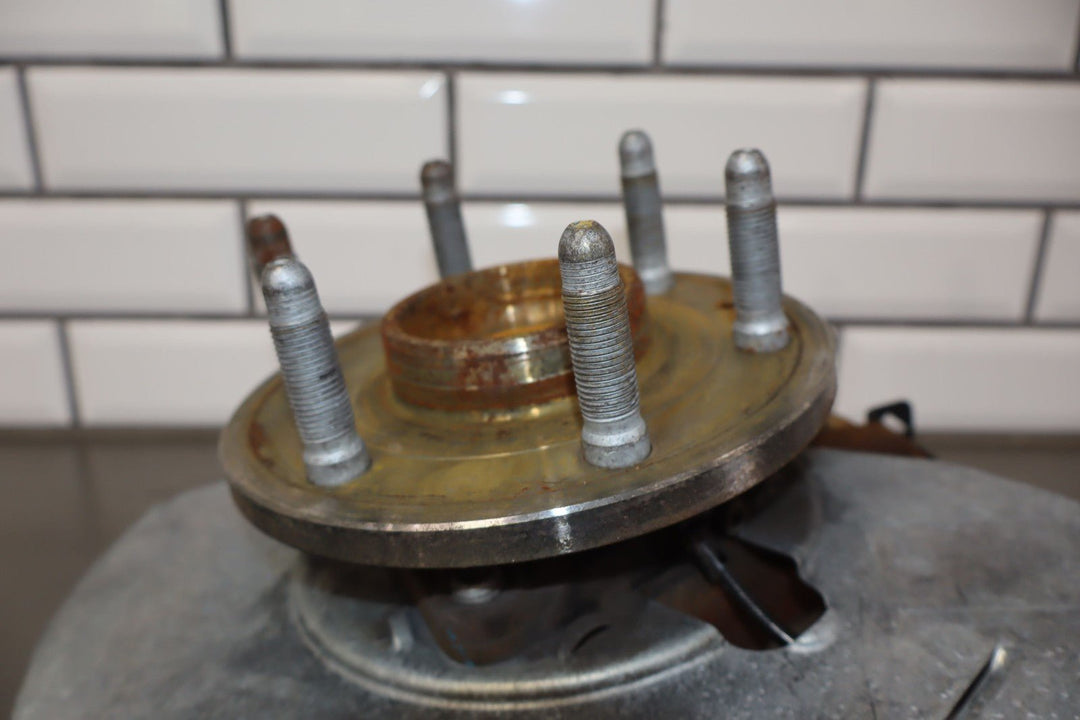 07 - 14 GMC Yukon GMT900 4x4 Right Front Spindle/Knuckle 81k OEM