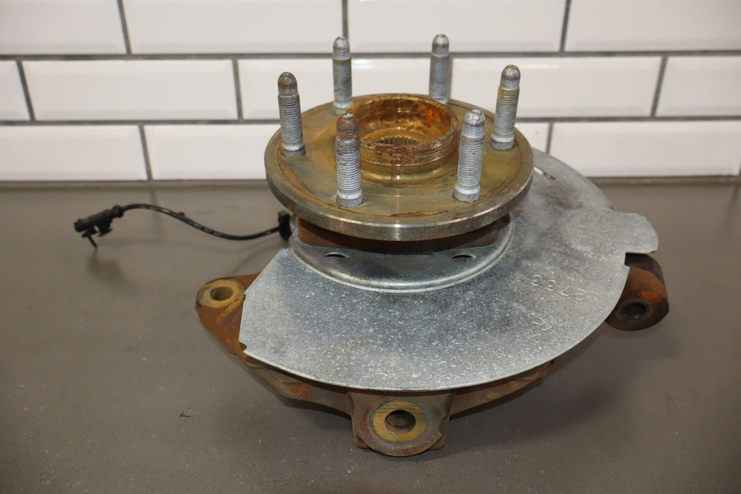 07 - 14 GMC Yukon GMT900 4x4 Right Front Spindle/Knuckle 81k OEM
