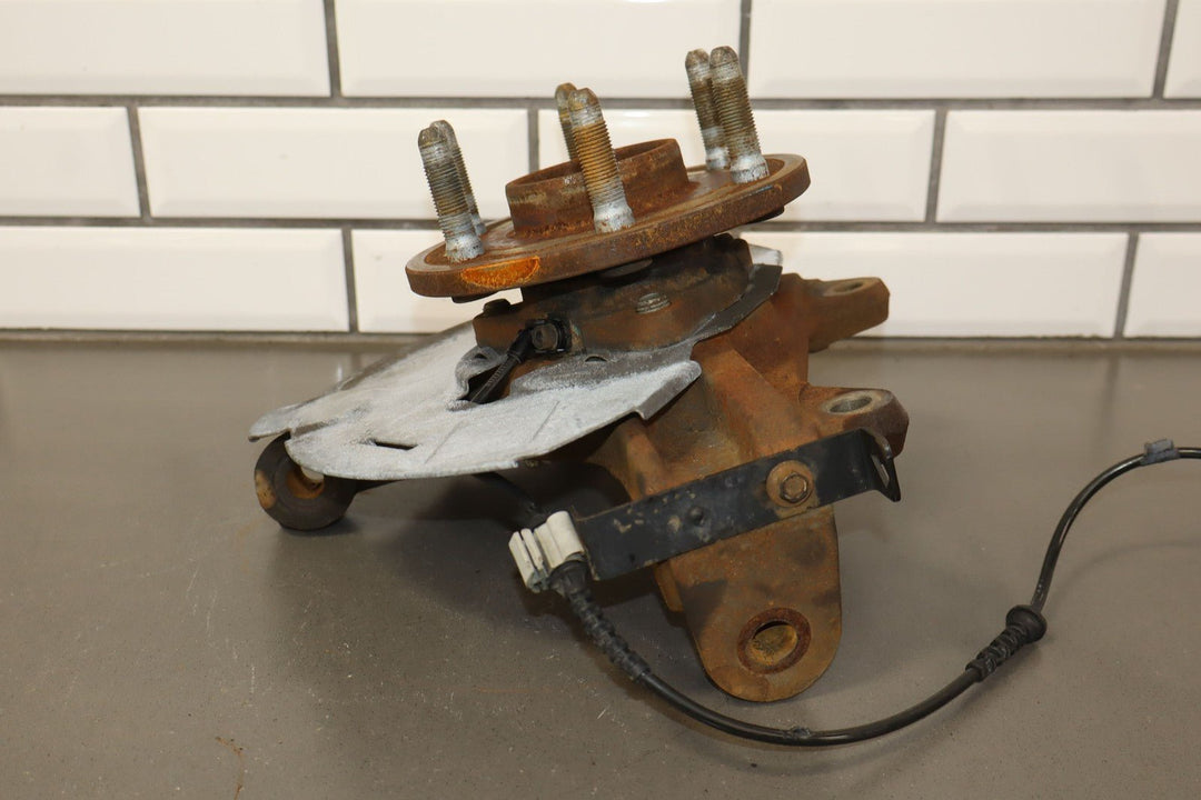 07 - 14 Silverado 1500 Tahoe Suburban Left Driver Front Bare Spindle See Photos