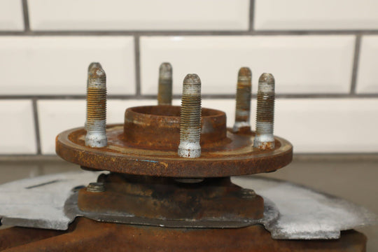 07 - 14 Silverado 1500 Tahoe Suburban Left Driver Front Bare Spindle See Photos