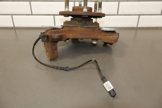 07 - 14 Silverado 1500 Tahoe Suburban Left Driver Front Bare Spindle See Photos