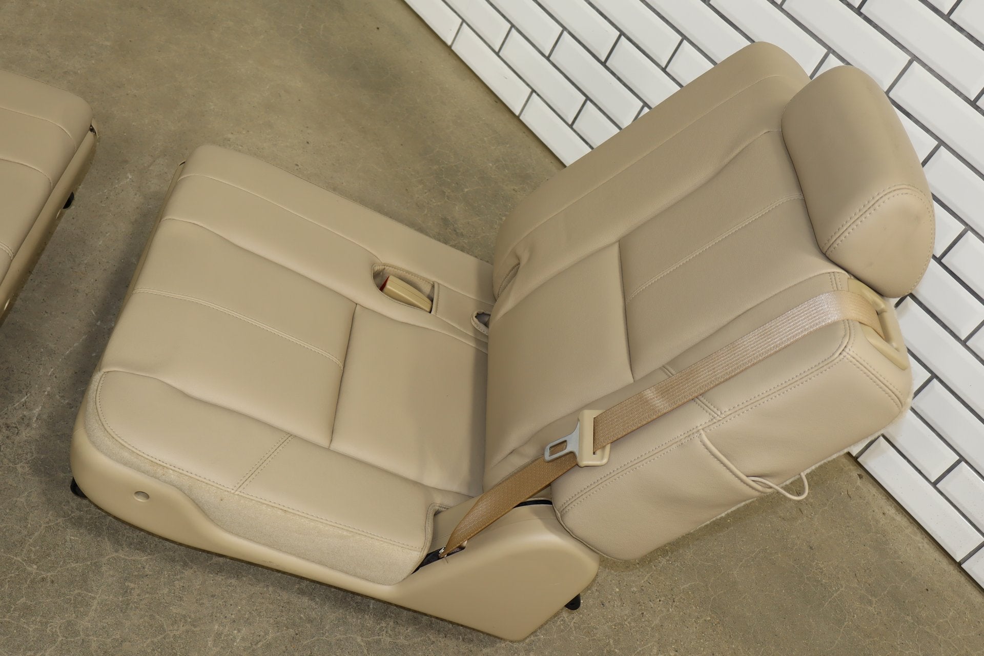07-14 Tahoe Yukon Suburban Escalade Leather 3rd Row Seat