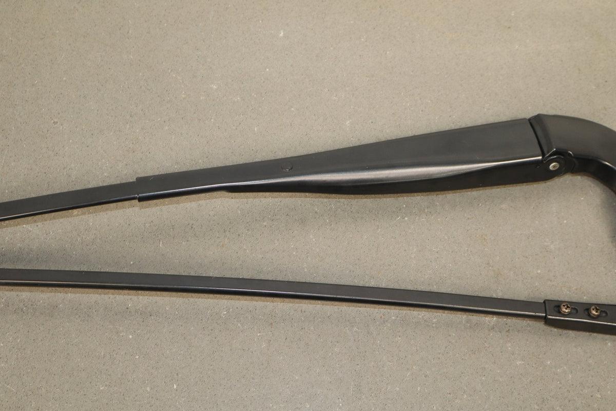 07-17 Lexus LS460 (XF40) Windshield Wiper Arms Pair