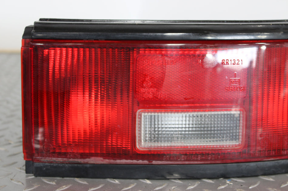 2002 ASTON- Right Tail Light