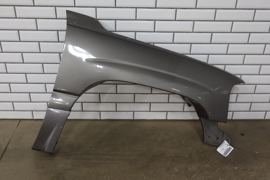 2001-2005 GMC Yukon Right Fender Denali Steel Grey 16U 88944418