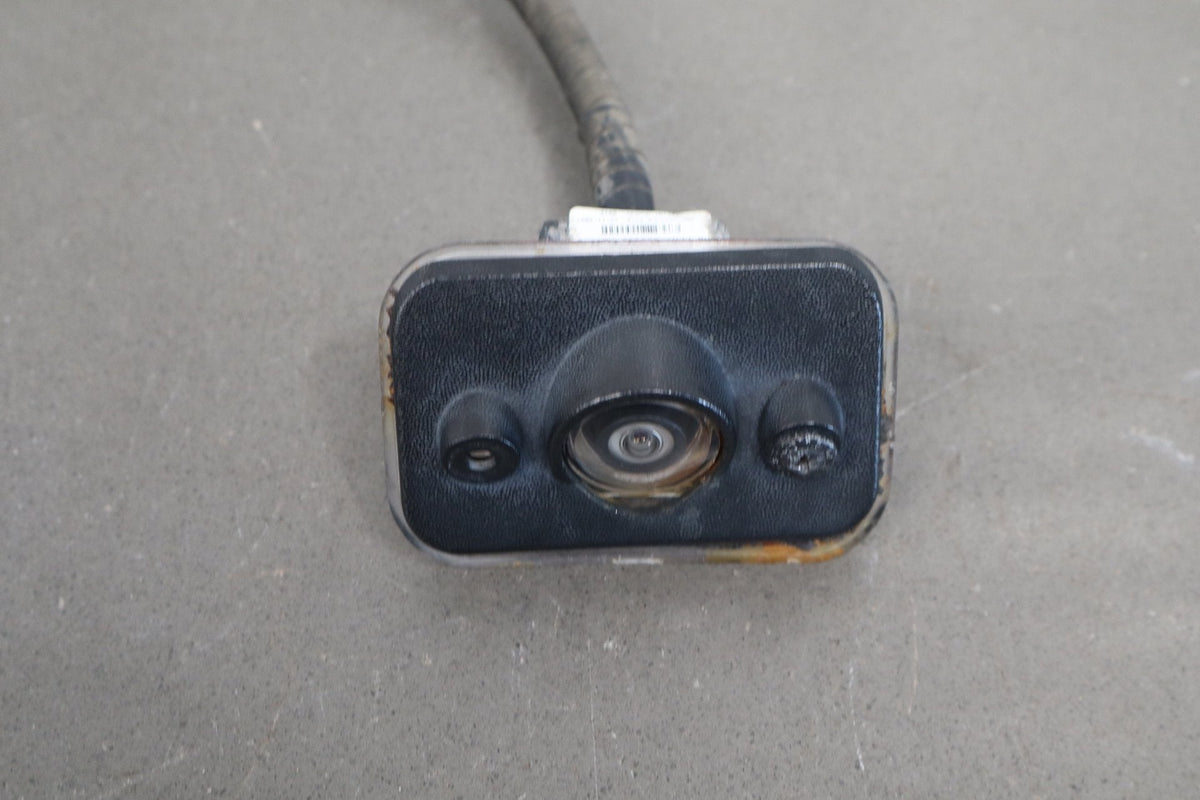 08-09 Hummer H2 Rear Bumper Reverse Camera UVC