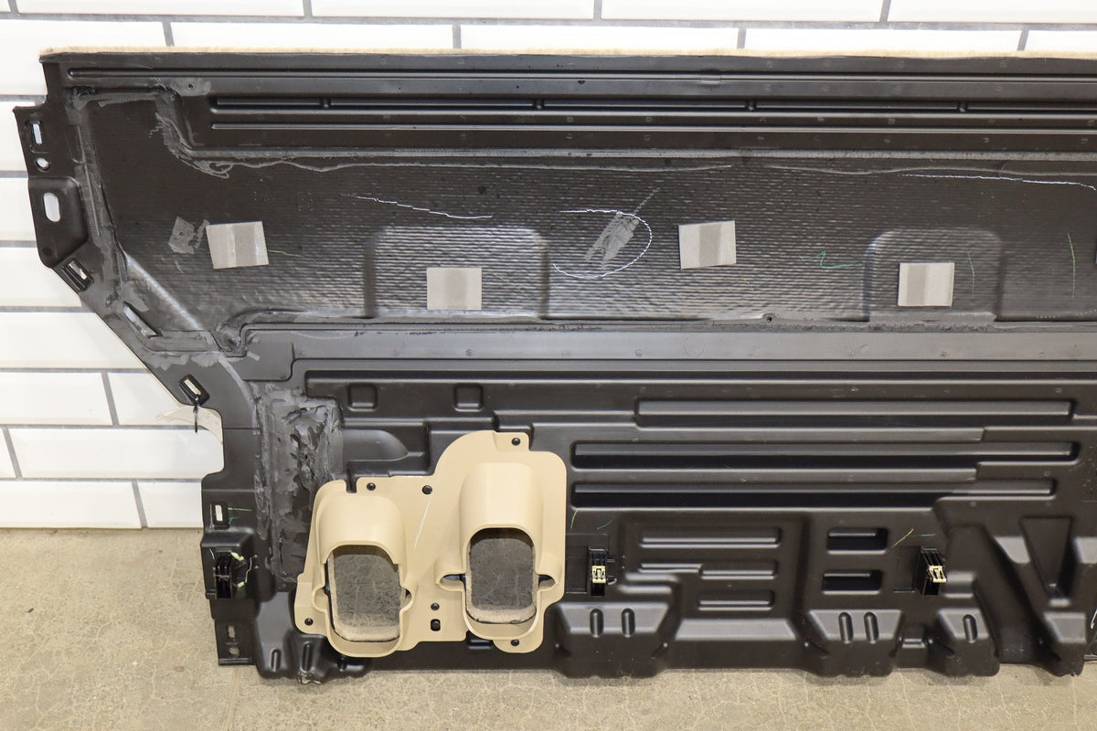 08-13 Chevy Tahoe Hybrid 2nd Row Bench Seat Light Cashmere Floor