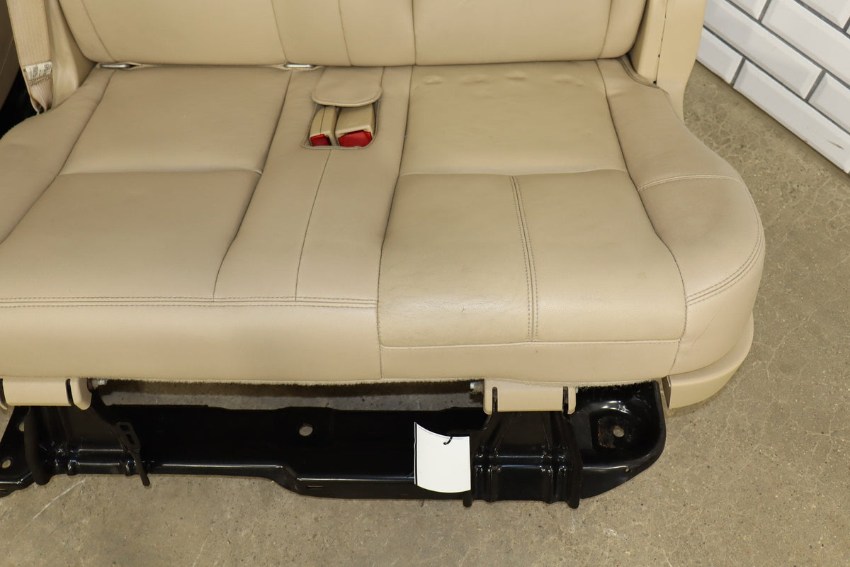 08-13 Chevy Tahoe Hybrid 2nd Row Bench Seat Light Cashmere Floor