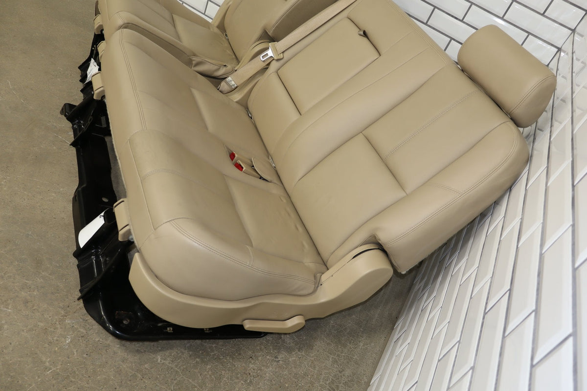 08-13 Chevy Tahoe Hybrid 2nd Row Bench Seat Light Cashmere Floor