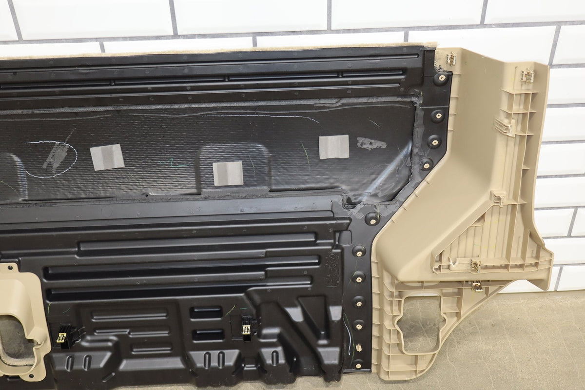 08-13 Chevy Tahoe Hybrid 2nd Row Bench Seat Light Cashmere Floor
