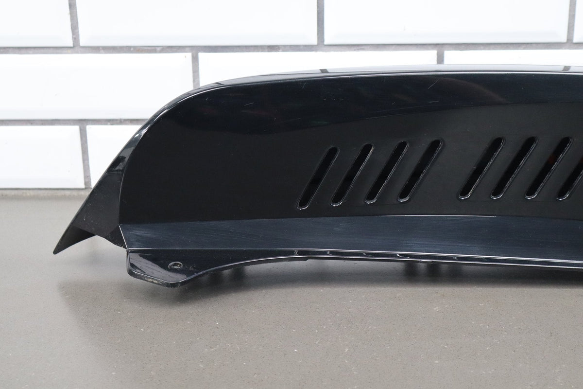 08-13 Chevy Tahoe Hybrid Pair Tail Panel Garnish Moldings 41