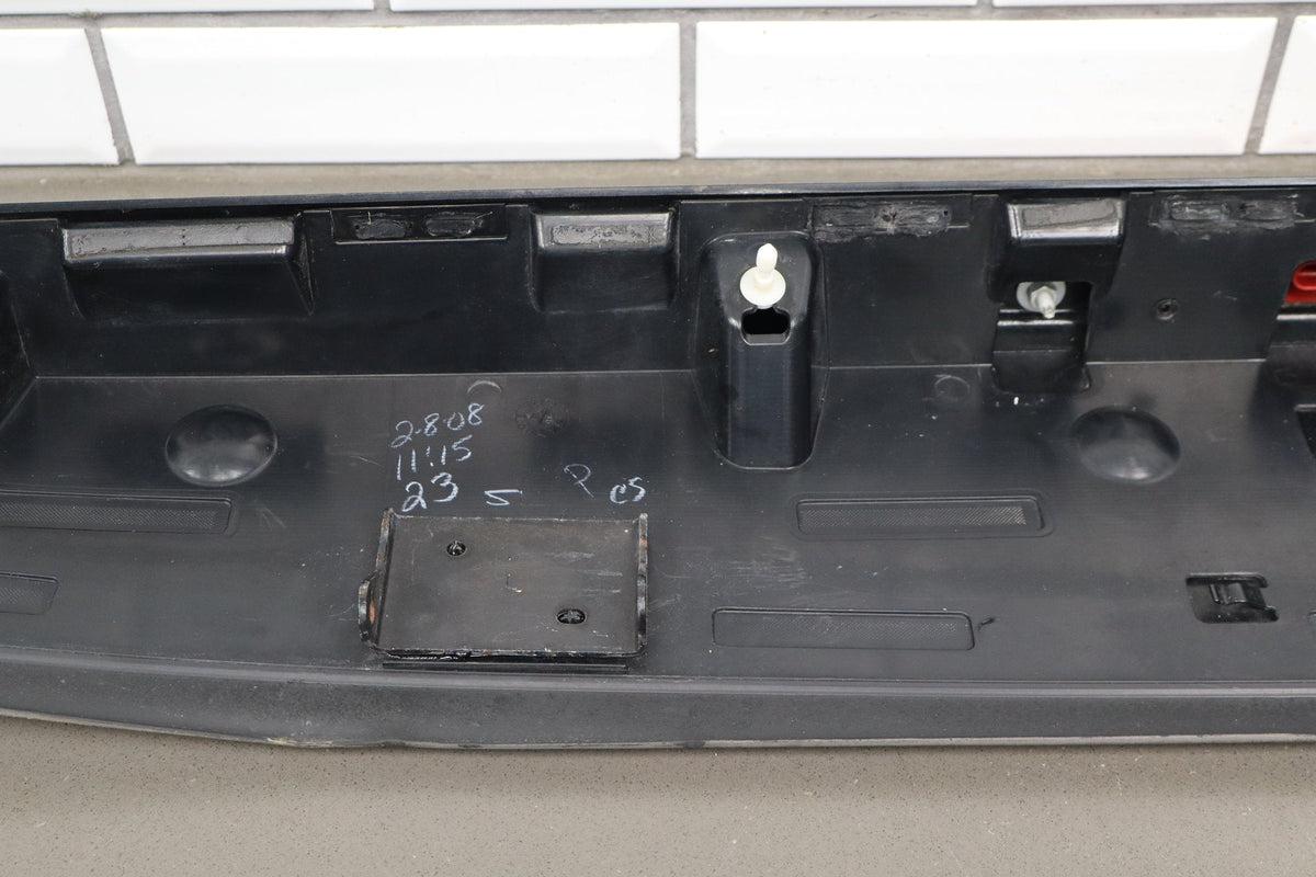 08-13 Chevy Tahoe Hybrid Rear Spoiler LED 3rd Brake (Black 41)