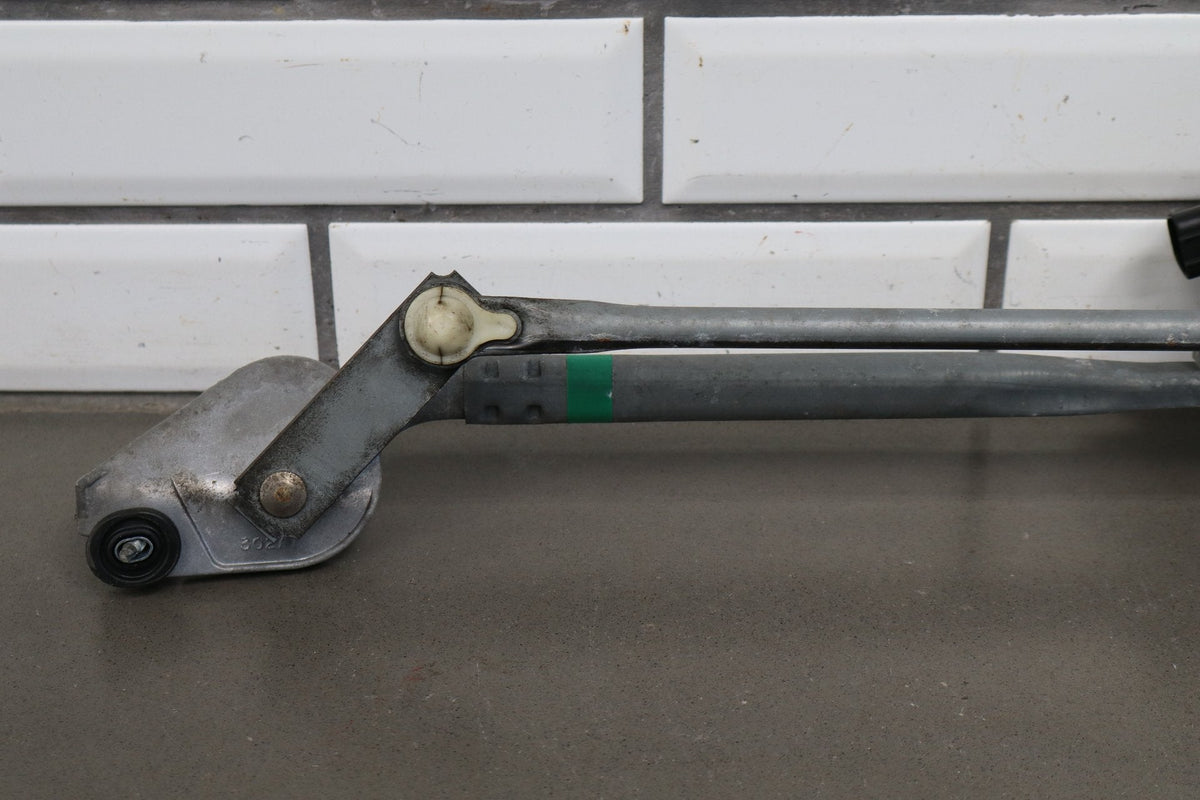 08-14 Dodge Challenger Front Wiper Motor & Linkage Transmission Tested OEM