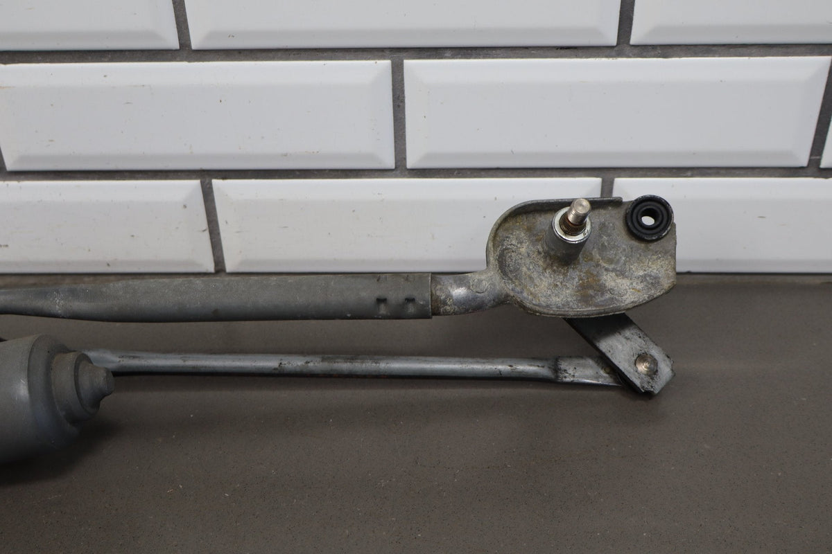 08-14 Dodge Challenger Front Wiper Motor & Linkage Transmission Tested OEM