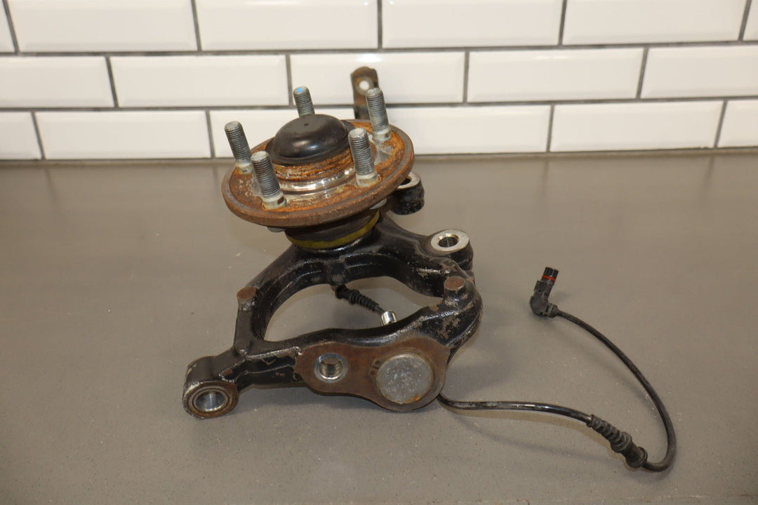 08 - 14 Dodge Challenger SRT - 8 Driver Left Front Spindle / Knuckle OEM