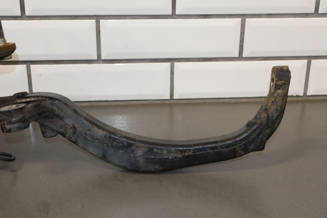 08 - 14 Dodge Challenger SRT - 8 Driver Left Front Spindle / Knuckle OEM