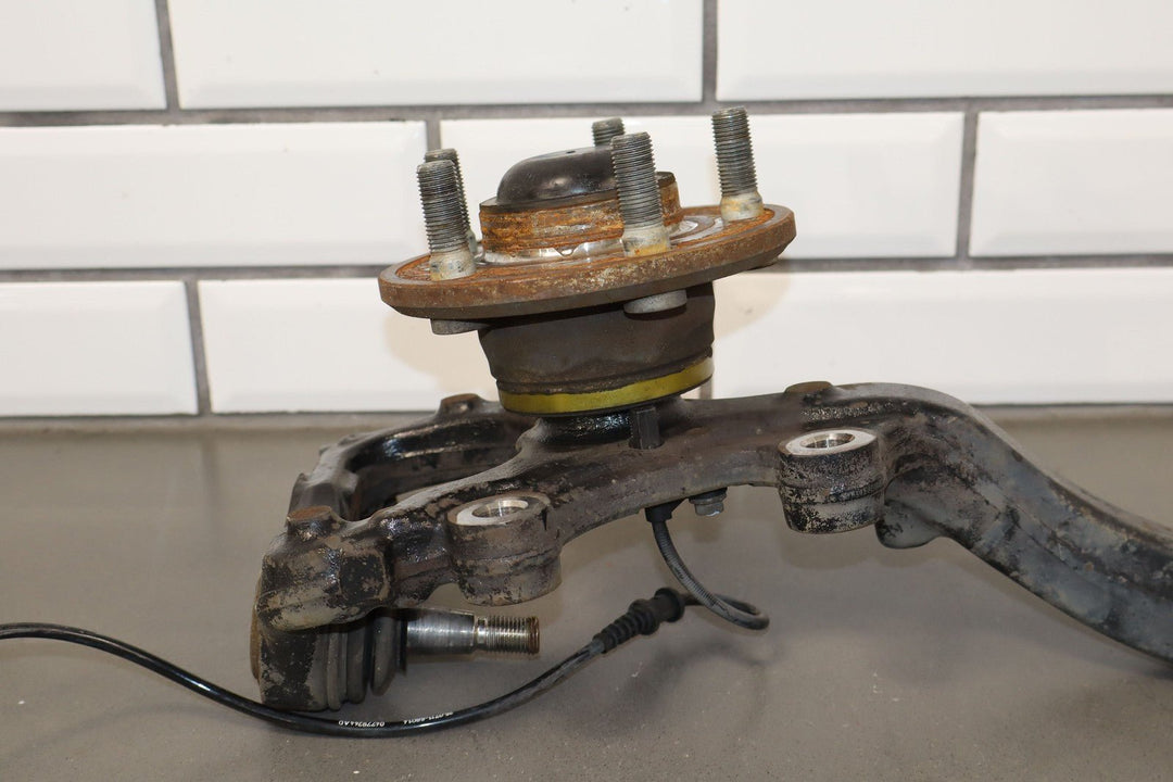 08 - 14 Dodge Challenger SRT - 8 Driver Left Front Spindle / Knuckle OEM