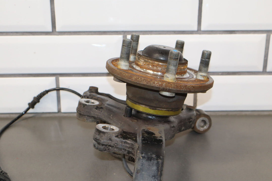 08 - 14 Dodge Challenger SRT - 8 Driver Left Front Spindle / Knuckle OEM