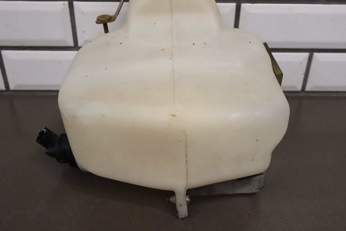 08-14 Dodge Challenger Windshield Washer Bottle Reservoir Pump Lid OEM