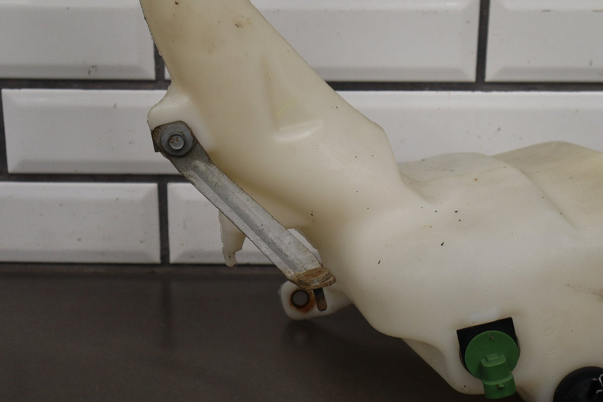 08-14 Dodge Challenger Windshield Washer Bottle Reservoir Pump Lid OEM