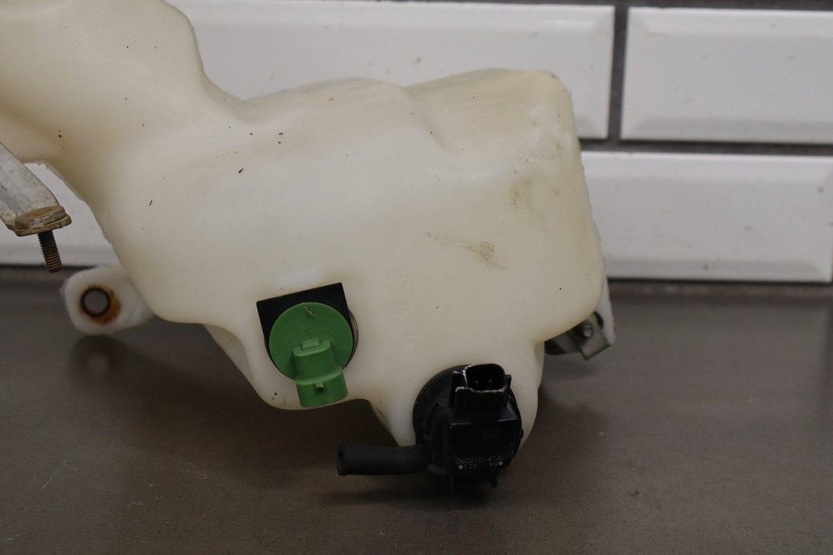 08-14 Dodge Challenger Windshield Washer Bottle Reservoir Pump Lid OEM