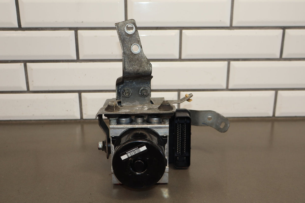 08-15 Mitsubishi Lancer Evo X ABS Pump Module 4670A892