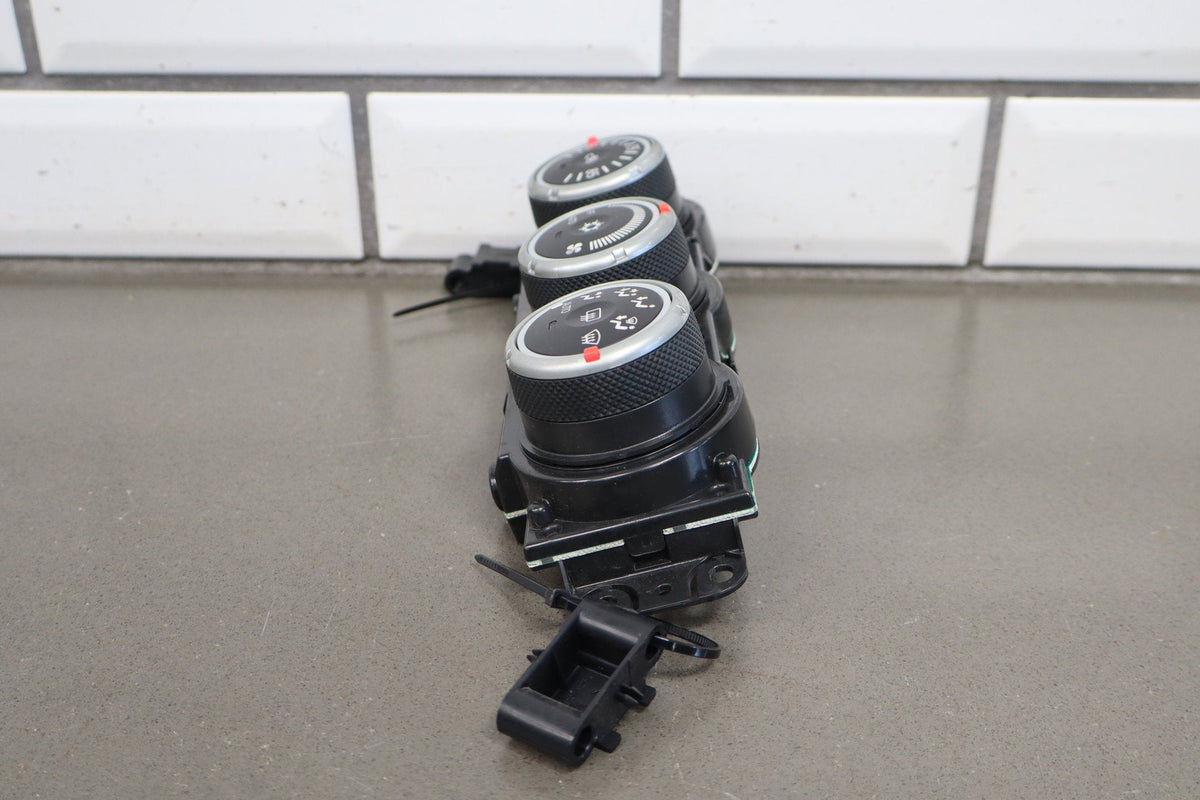 08-15 Mitsubishi Lancer Evo X Automatic Climate Control Tested