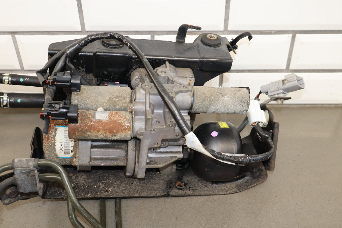 08-15 Mitsubishi Lancer Evo X AYC ACD Pump 3520A043