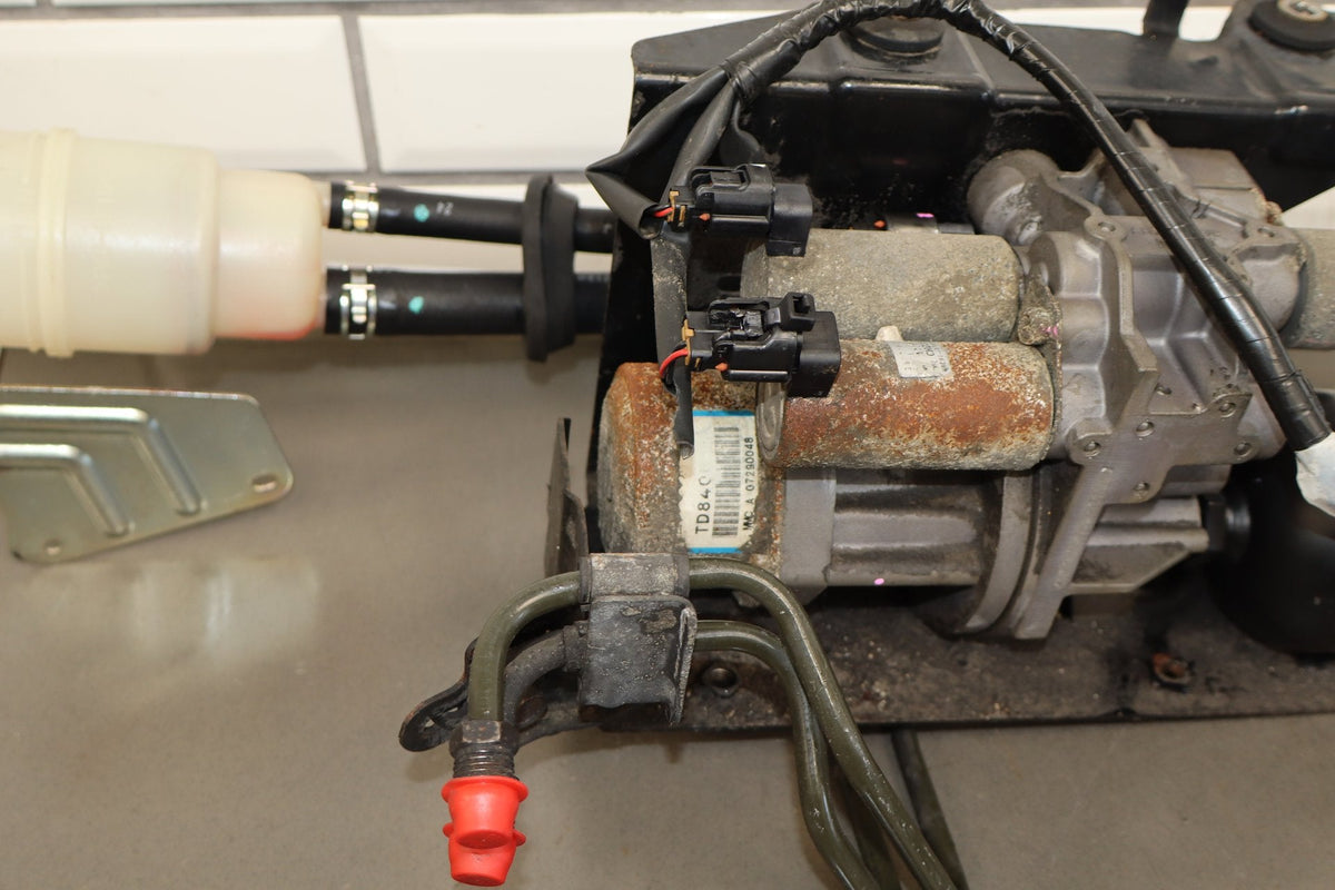 08-15 Mitsubishi Lancer Evo X AYC ACD Pump 3520A043