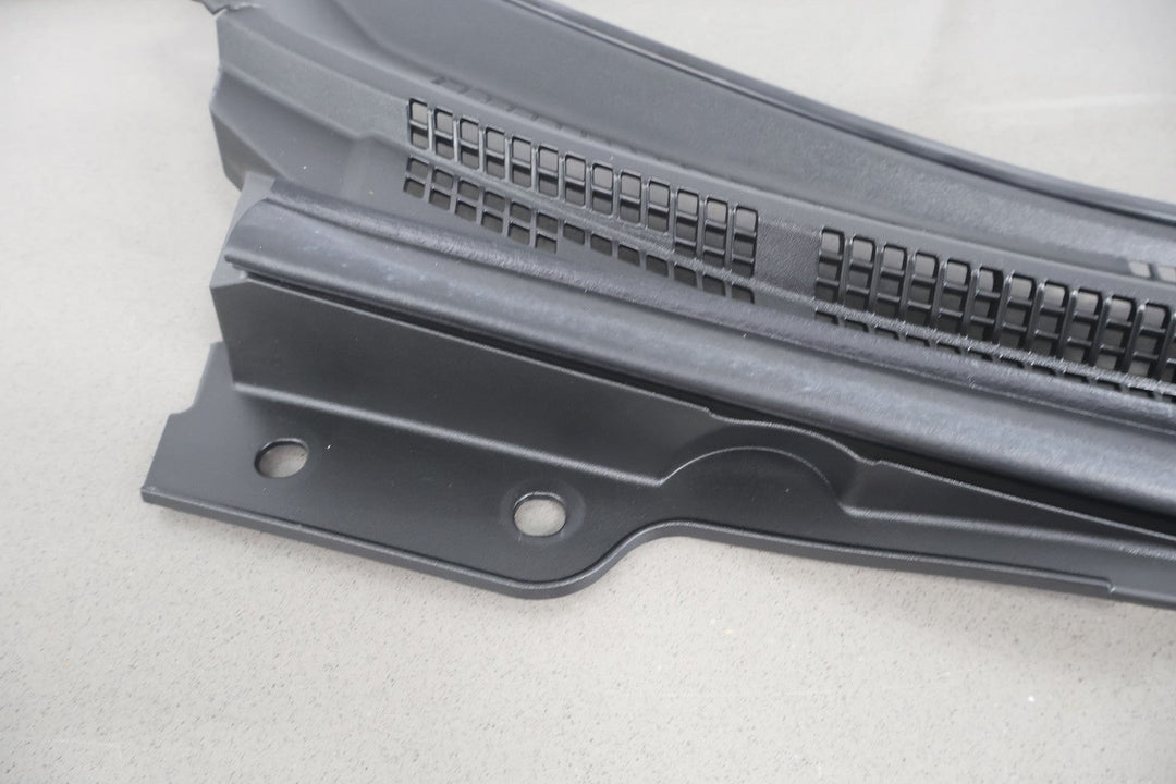 08 - 15 Mitsubishi Lancer Evo X Front Center Windshield Cowl Vent Panel W/ Seal