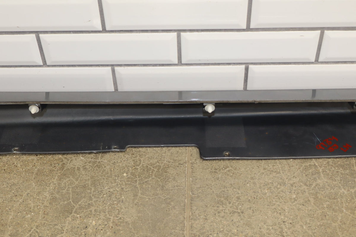 08-15 Mitsubishi Lancer Evo X Left Side Skirt (Cracked Tabs)