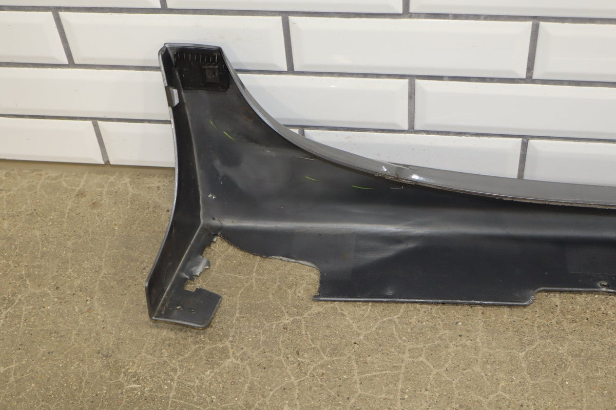 08-15 Mitsubishi Lancer Evo X Left Side Skirt (Cracked Tabs)