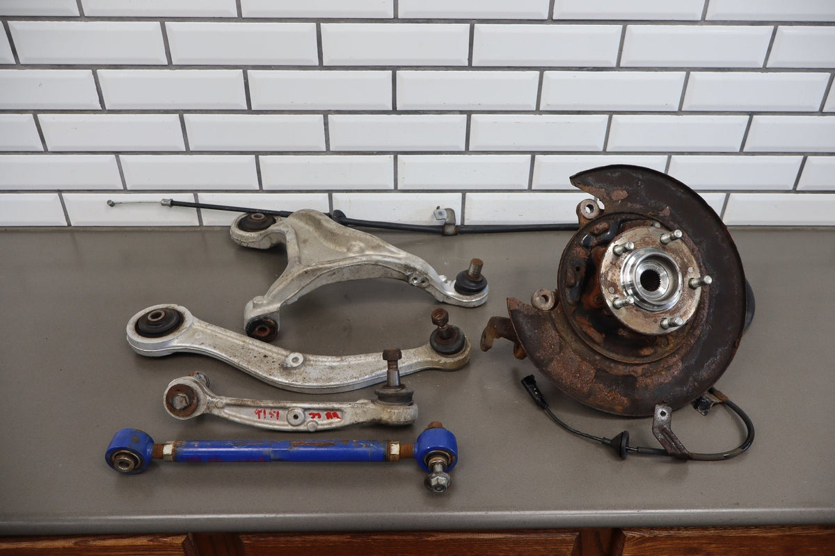 08-15 Mitsubishi Lancer Evo X RH Rear Knuckle Assembly