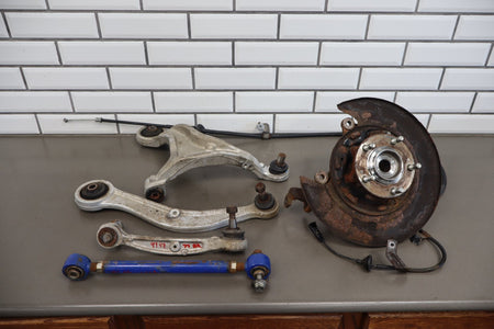 08-15 Mitsubishi Lancer Evo X RH Rear Knuckle Assembly