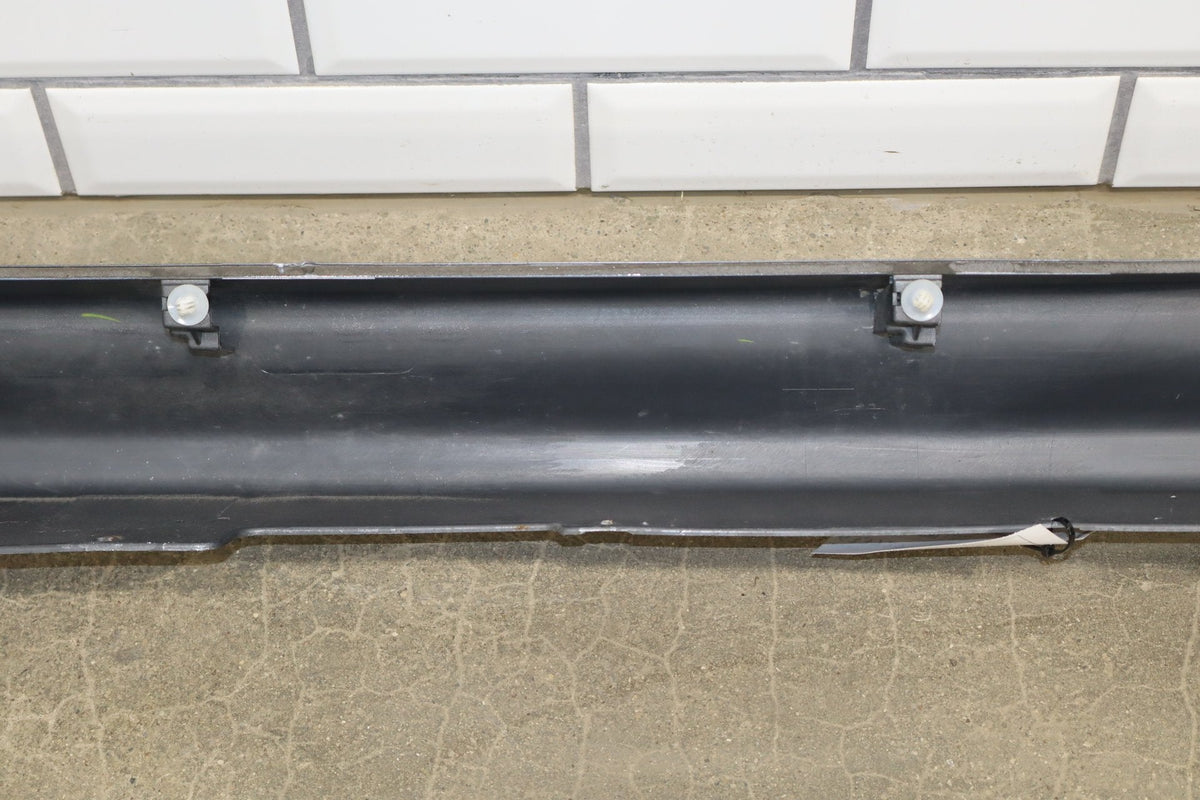 08-15 Mitsubishi Lancer Evo X Right Side Skirt (Cracked Tabs)